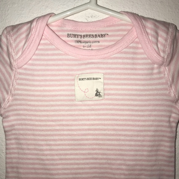 New Burt’s Bees Baby pink stripe footie newborn - Picture 3 of 4